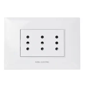 Enchufe blanco triple